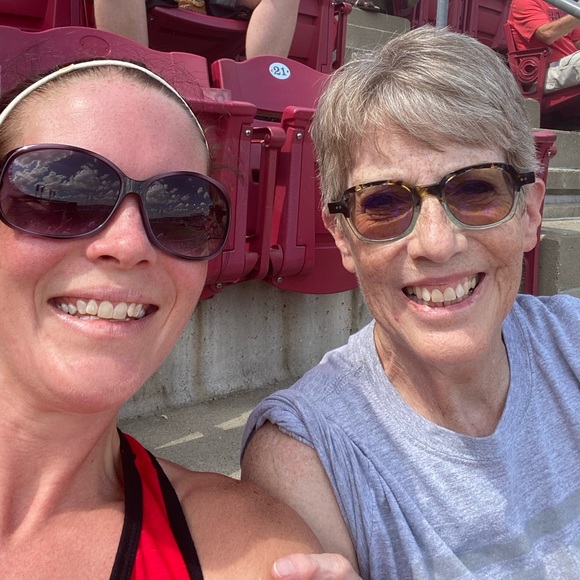 Meet your Posher, Lisa - Picture 1 of 1